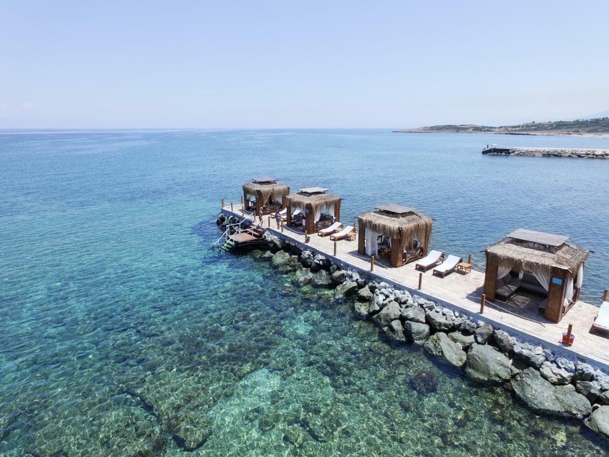 Malpas Hotel Agios Epiktitos Extérieur photo