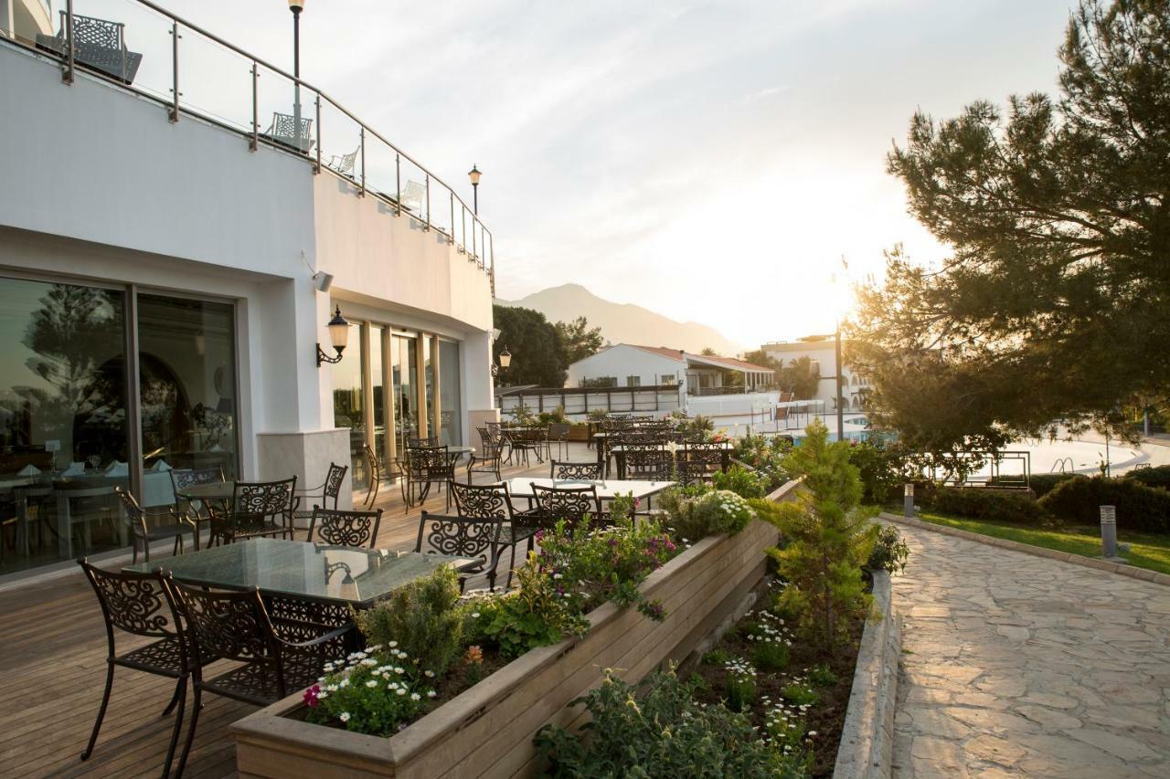 Malpas Hotel Agios Epiktitos Extérieur photo