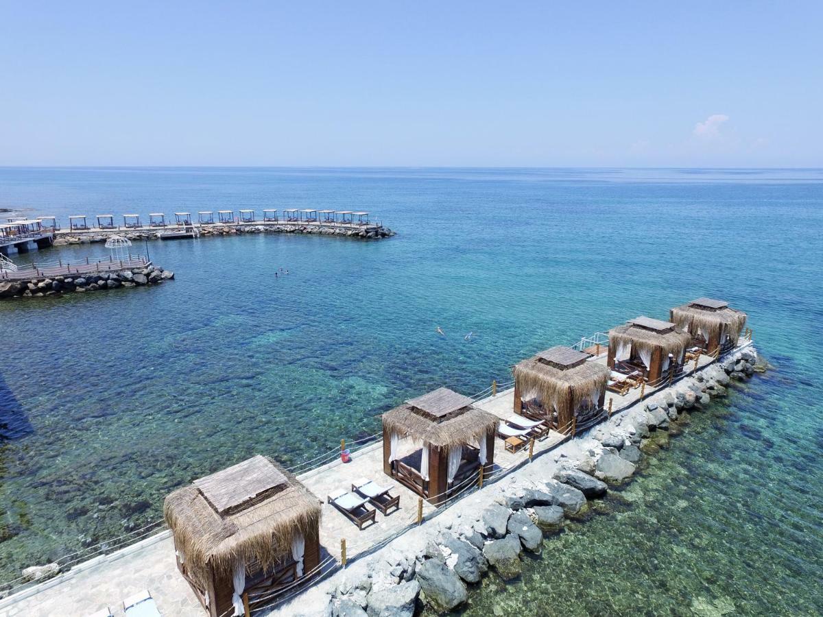 Malpas Hotel Agios Epiktitos Extérieur photo