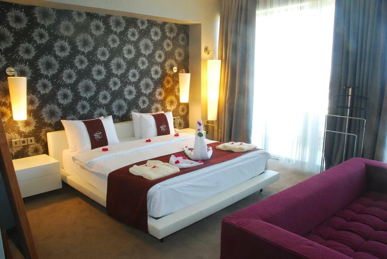 Malpas Hotel Agios Epiktitos Extérieur photo